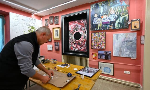 Zwischen Vergangenheit Gegenwart und Zukunft Kunstausstellung im Storchenschulhaus Gimbsheim