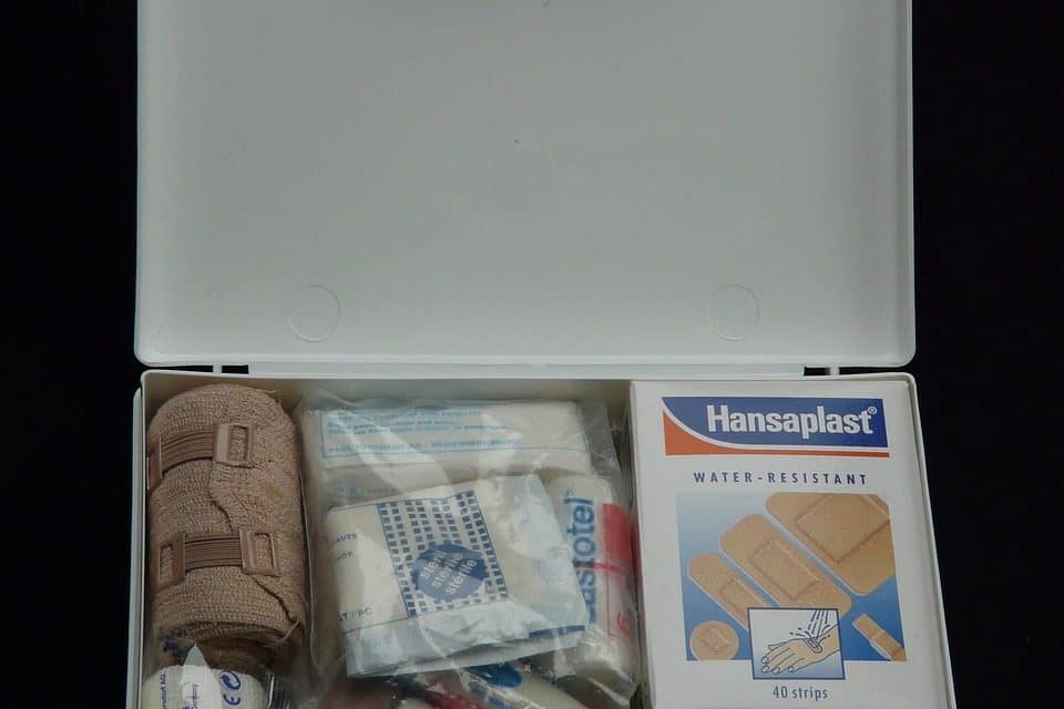 Erste Hilfe am Kind: Sicherheit für Eltern, werdende Eltern und Großeltern