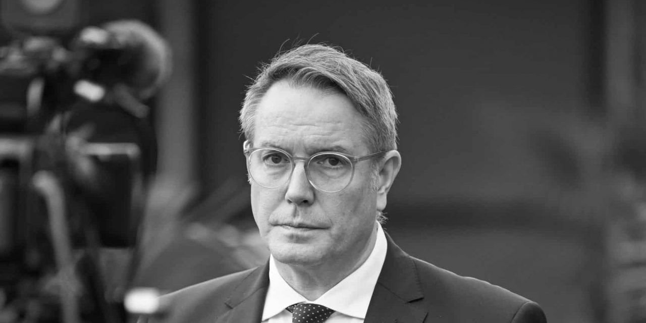 Tragischer Todesfall im Zug: Politiker Rehlinger und Schweitzer erschüttert