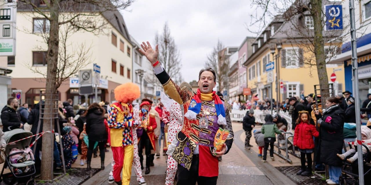 Bunt, laut, fröhlich: Fastnachtsumzug in Frankenthal begeistert Massen