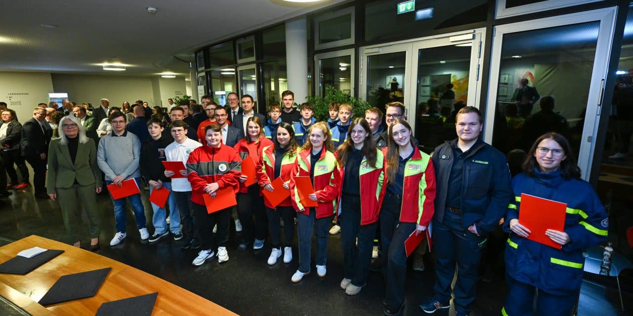 Blaulicht, Herz und Haltung: SPD Worms zeichnet engagierte Jugendliche aus