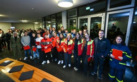 Blaulicht, Herz und Haltung: SPD Worms zeichnet engagierte Jugendliche aus