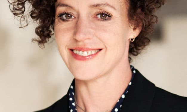 Literarisch-musikalisches Highlight: Schrader interpretiert Willemsen