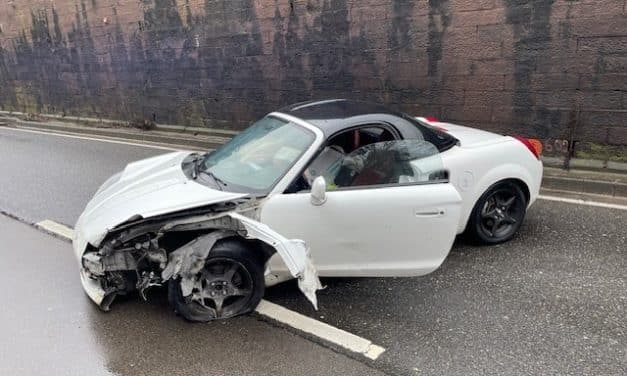 Glück im Unglück: 53-Jähriger nach Unfall auf B 39 unverletzt