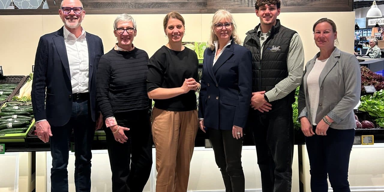 Ein Jahr voller Einsatz: Bürgermeisterin Lohr würdigt EDEKA Jakobi