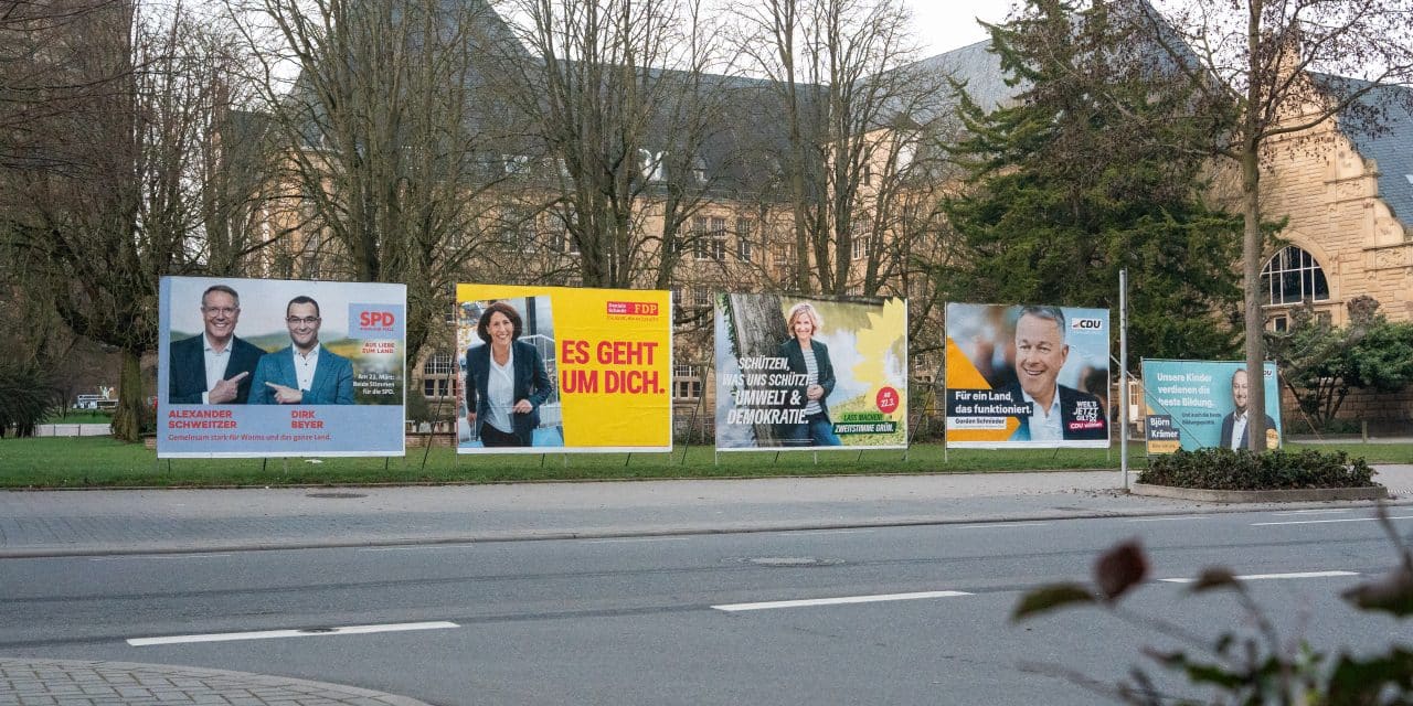 Mehr als nur ein Lächeln auf Papier: Warum Wahlplakate allein keine Politik machen
