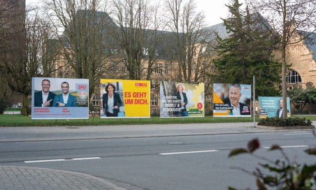 Mehr als nur ein Lächeln auf Papier: Warum Wahlplakate allein keine Politik machen