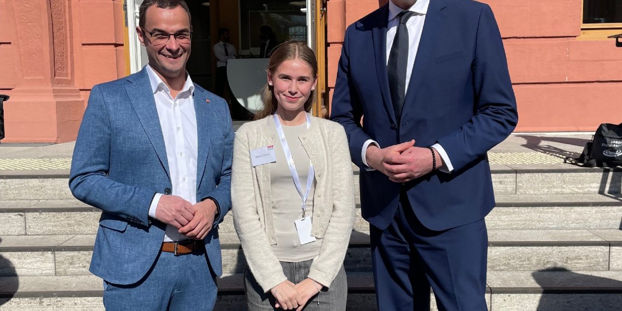 GirlsDay 2026: SPD-Abgeordneter Dirk Beyer öffnet Türen zum Landtag