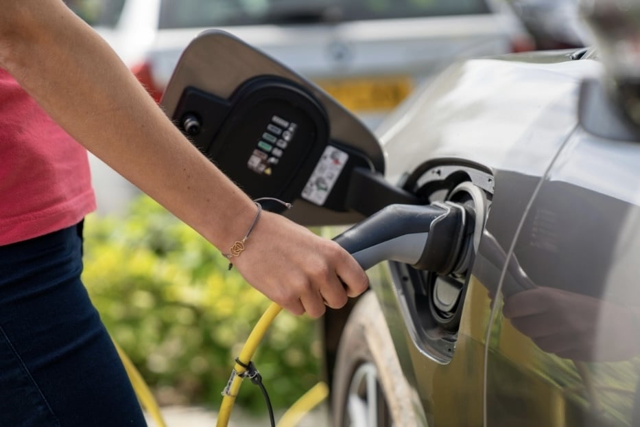 Volle Ladung für Worms: GRÜNE starten „Ladesäulen-Turbo“