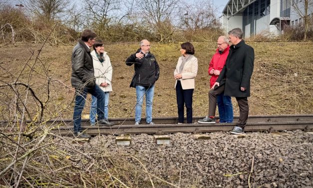 Start für neue Radachse: Alte Bahntrasse wird Radweg