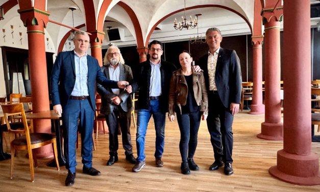 Dolce Vita in der „Gut Stubb“: „Il Tramonto“ zieht in die Alzeyer Stadthalle