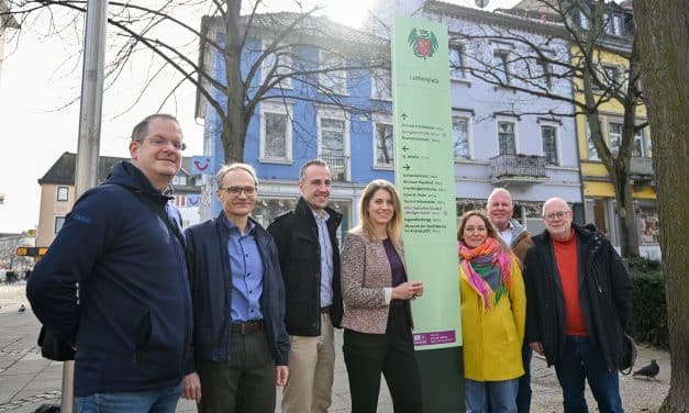 Worms macht Wege sichtbar: Modernes Leitsystem für Fußgänger