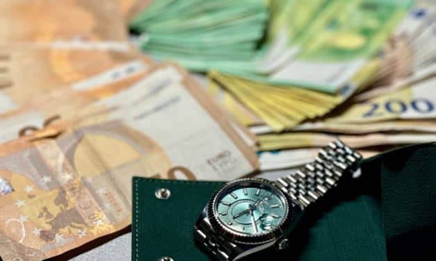 Luxusautos, Bargeld, Rolex – Polizei zerschlägt Betrugsnetz