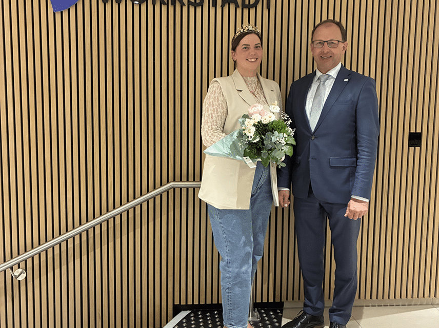 Lisa Kluge bleibt Weinkönigin der VG Wörrstadt – dritte Amtszeit bestätigt