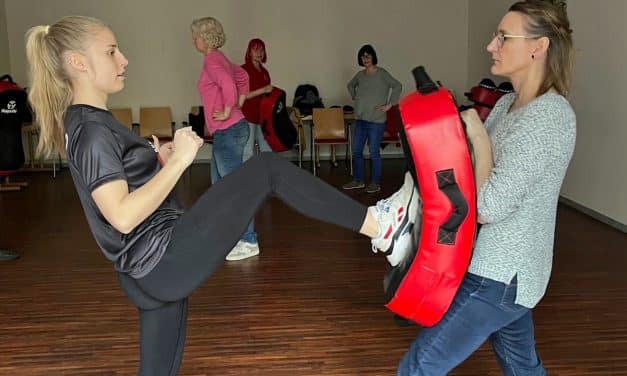Sicher im Einsatz: Wormser Caritas stärkt Pflegekräfte mit Selbstverteidigungstraining