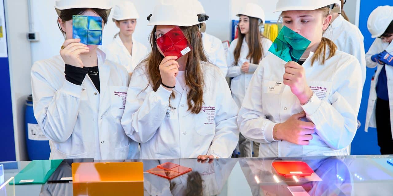 Girls’ Day bei Röhm: Technik zum Anfassen für die Zukunft