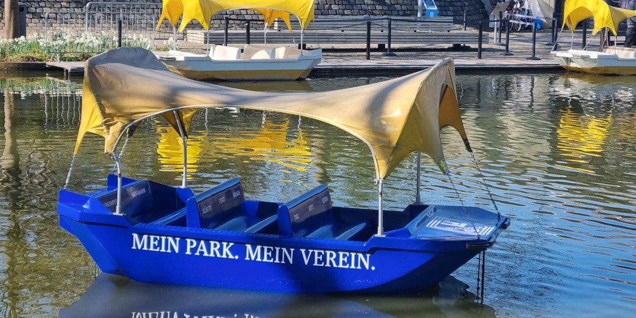 „Buwe-Boot“ im Luisenpark: Gondoletta jetzt in Blau für SV Waldhof Mannheim-Fans