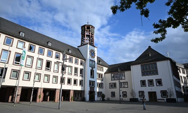 Rathausdach in Worms wird saniert: Start des ersten Bauabschnitts