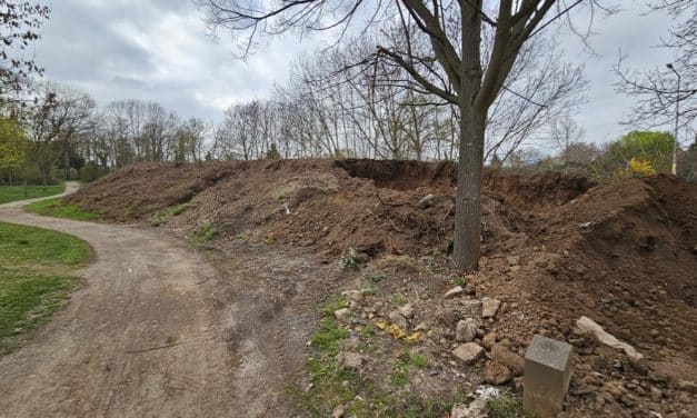 Erdmaterial vom Hauptfriedhof Hochheimer Höhe für Bürger verfügbar
