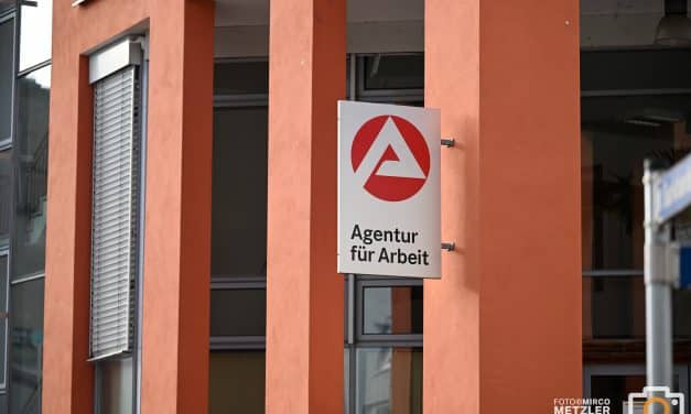 Arbeitsmarkt in Worms atmet leicht auf – doch Unsicherheiten bleiben