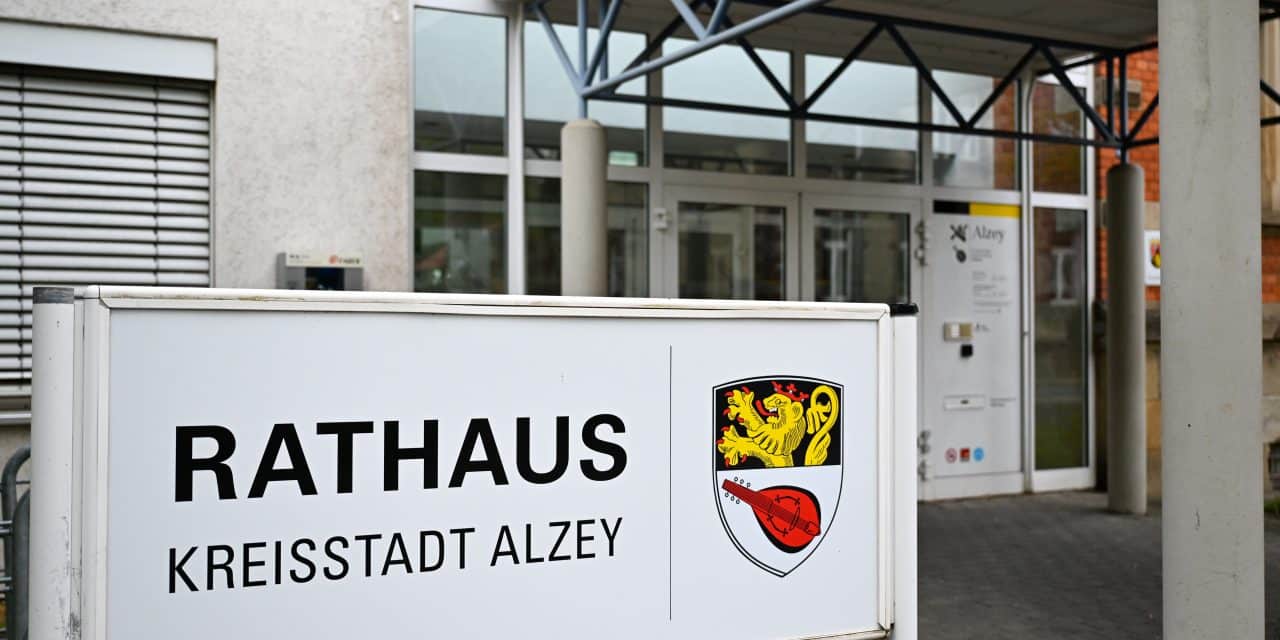 Stadtverwaltung Alzey am 17. April 2026 geschlossen