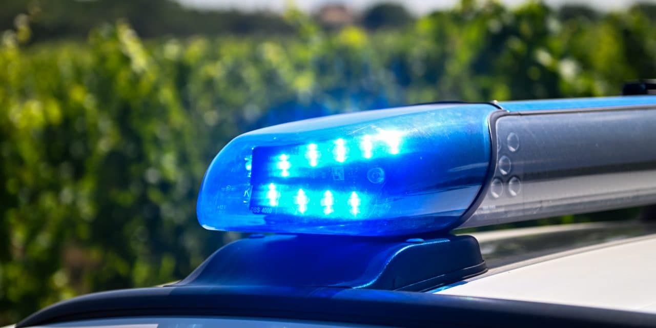 Versuchter Raub vor Polizeidienststelle in Frankenthal – Täter fordert Bargeld