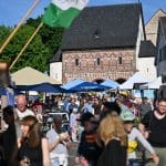 Lorsch feiert den Frühling: Stadtfest mit Musik, Pfingstrosen und verkaufsoffenem Sonntag