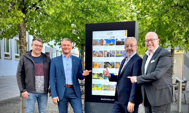 Alzey wird digitaler: Neue Info-Stele liefert Infos auf einen Klick