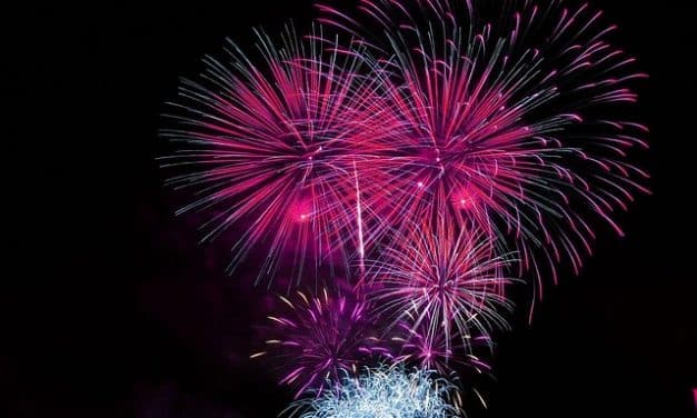 Pfingstmarkt setzt auf sanftes Spektakel: Neues Feuerwerk sorgt für Staunen