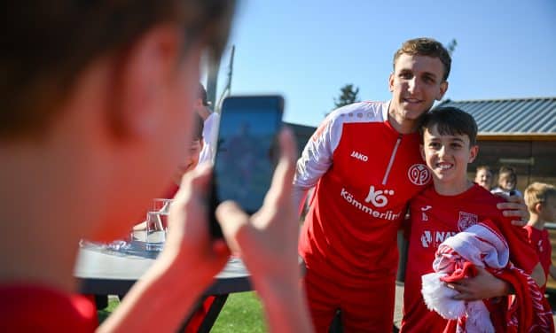 Mainz-05-Profis begeistern Wormatia-Nachwuchs – ein Tag voller Fußballträume
