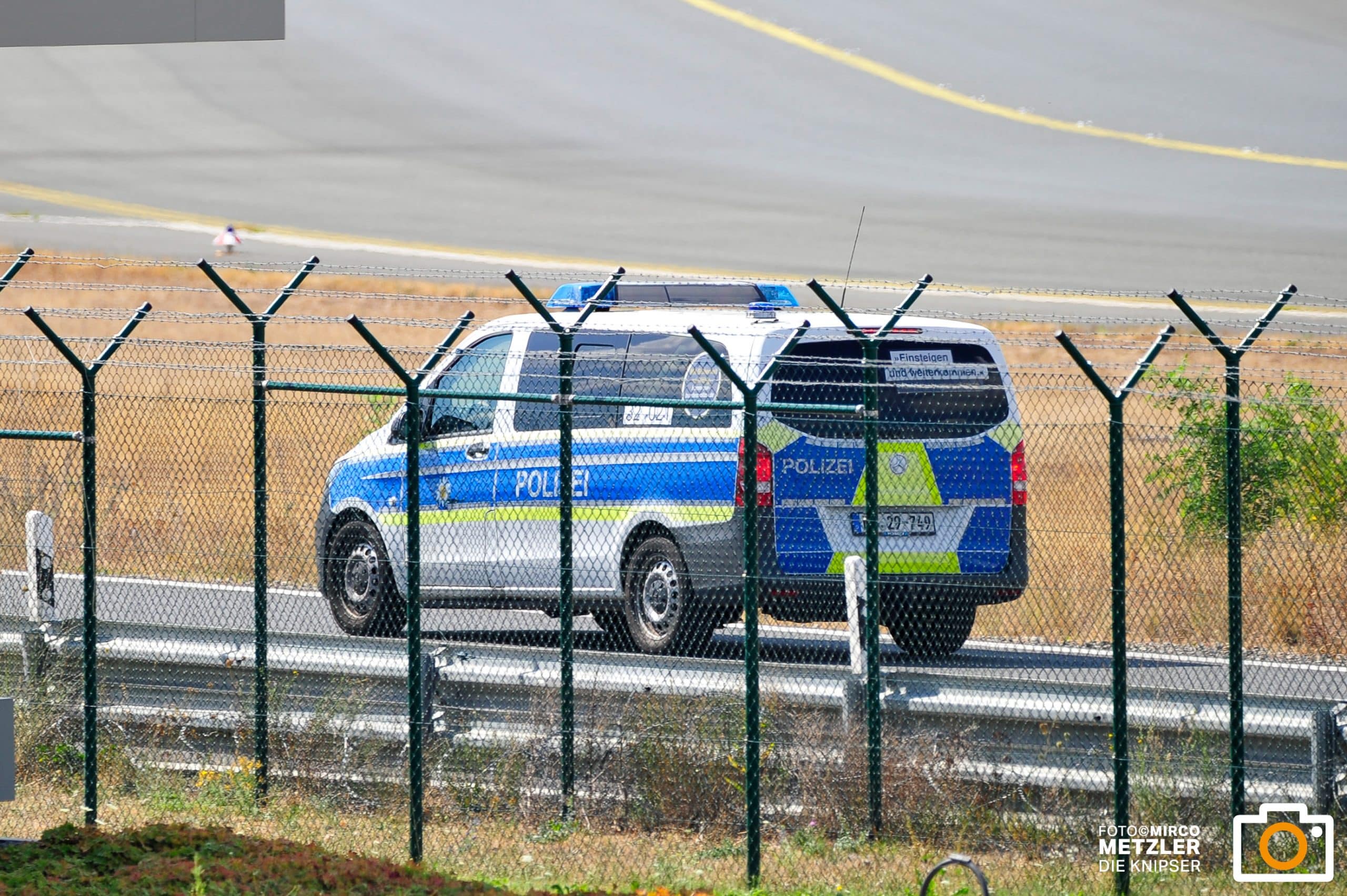 Festnahme am Flughafen Frankfurt: Mehrfachpolizierter Täter nach Diebstahl überführt