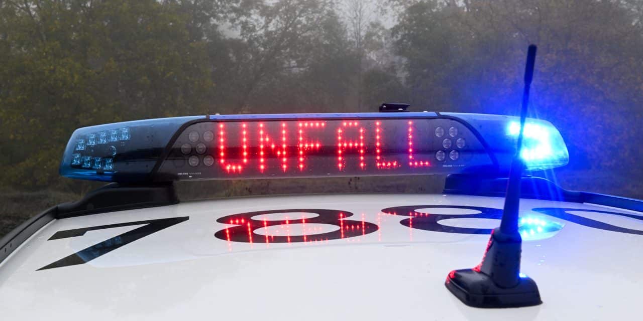 Auto kracht in Alsheim gegen Hauswand – Fahrer offenbar alkoholisiert