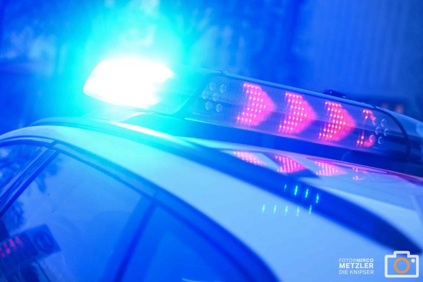 Bobenheim-Roxheim: Flucht vor Polizeikontrolle endet im Unfall im Acker