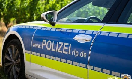 Trickdiebstahl am Friedhof: Unbekannte täuscht Seniorin und stiehlt Goldkette in Bobenheim-Roxheim