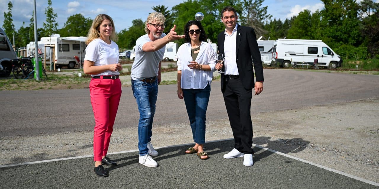 Neue Wohlfühloase für Reisende: Worms eröffnet modernen Wohnmobilstellplatz „Mondschein Caravaning“