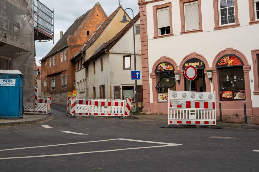 Massiver Straßeneinbruch legt L425 in Westhofen lahm – Ortsbürgermeister fordert endlich Umgehung