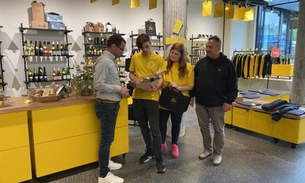Ausbildung im Praxisformat: Dirk Beyer besucht Projekt „Alles inklusive“ am Wormser Obermarkt