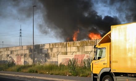 Erneuter Brand bei Wormser Müllentsorgungsbetrieb – Polizei sieht Zusammenhang mit falsch entsorgten Akkus