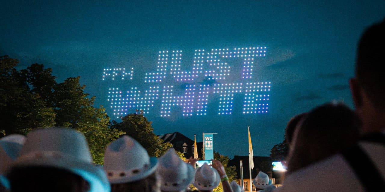 11.000 feiern „FFH Just White“ vor dem Fuldaer Dom – Drohnenshow krönt Mega-Party
