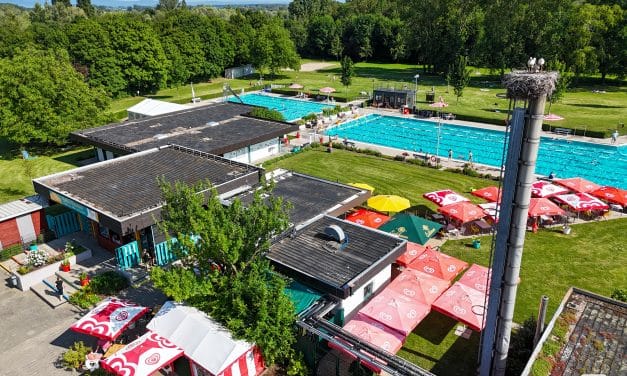 Schwimmen für den guten Zweck: Gimbsheimer Freibad sammelt 20.000 Euro für Beckensanierung