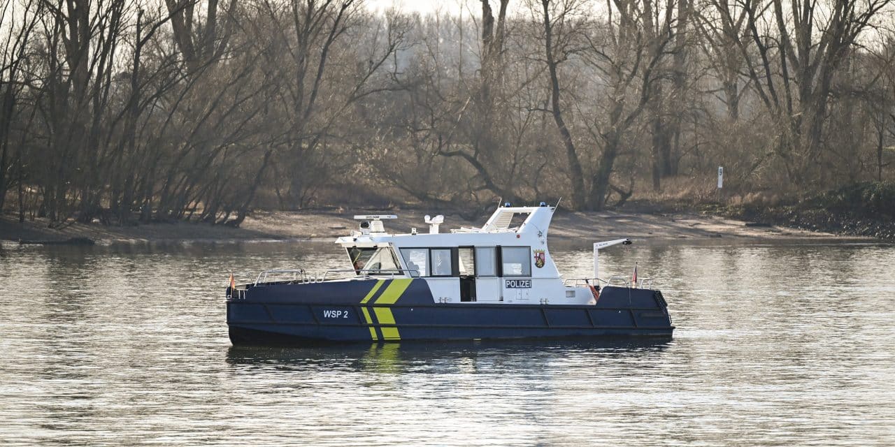 Nach großer Suchaktion: Drei Männer tot aus dem Rhein geborgen