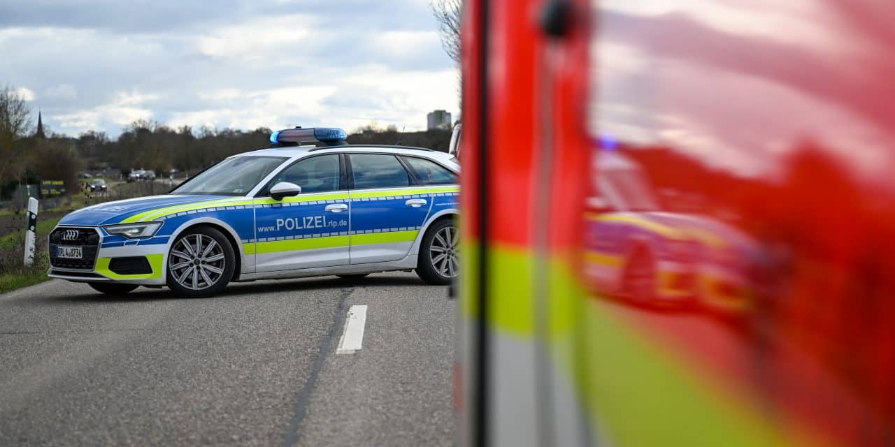 A61 bei Gau-Bickelheim: Autofahrerin stirbt nach Unfall auf der Autobahn