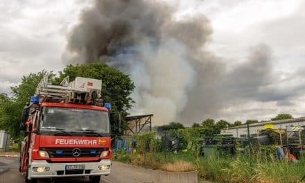 Akku vermutlich Auslöser für Großbrand auf Wertstoffhof in Gundersheim
