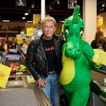 Peter Maffay unterstützt Kinderhilfsprojekt: Ehrenamtlicher Kasseneinsatz bei Netto in München