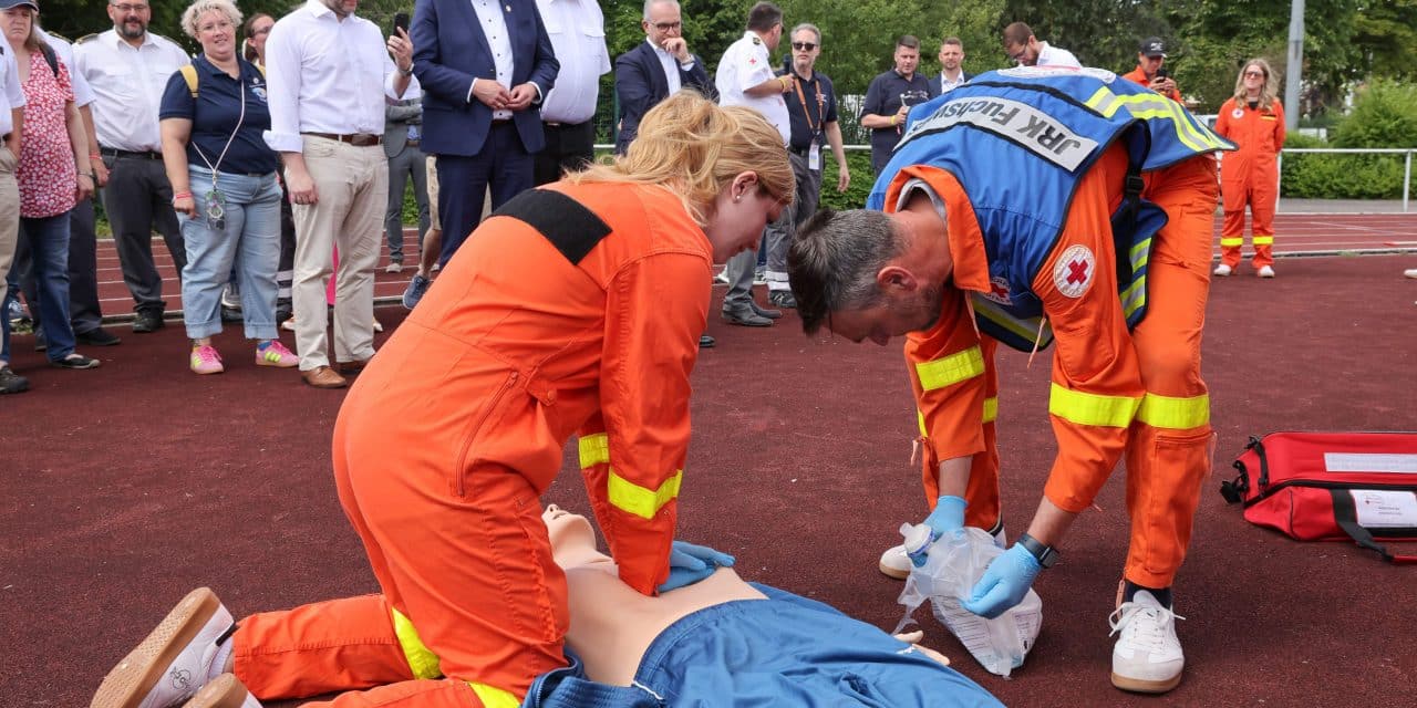 Ehrenamt im Mittelpunkt: 400 Rotkreuzler zeigen bei RoKET ihr Können