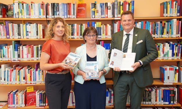 RENOLIT schenkt Wormser Stadtbibliothek Einblicke in moderne Arbeitswelten