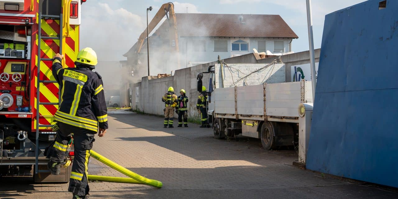 Velte aus Worms zieht Konsequenzen nach Brandserie: Müllannahme pausiert – seitdem keine weiteren Feuer