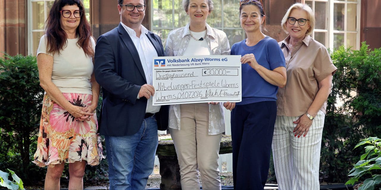 30.000 Euro für das Bühnenbild der Nibelungen-Festspiele