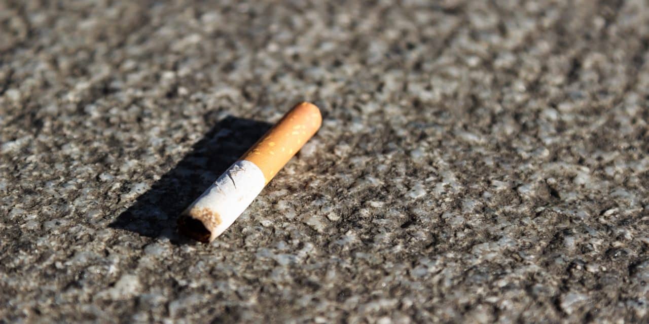 Kleine Kippe, große Gefahr: Warum Zigarettenstummel gerade jetzt zur Brandfalle werden